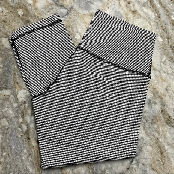 LULULEMON Wunder Under Crop Leggings 21" in Gingham - Picture 3 of 8